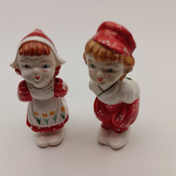 Other - Vintage kissing Dutch salt and pepper shakers
